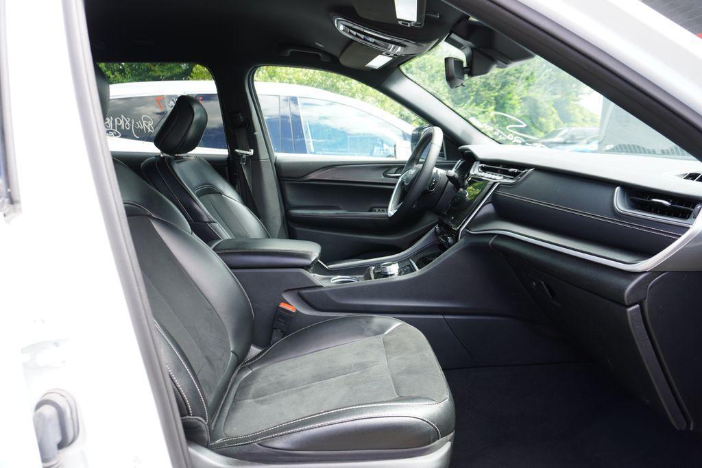used 2024 Jeep Grand Cherokee L car, priced at $33,348