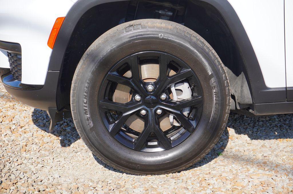 used 2024 Jeep Grand Cherokee L car, priced at $28,789