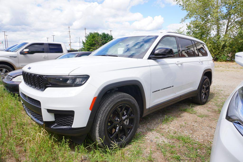 used 2024 Jeep Grand Cherokee L car, priced at $33,348