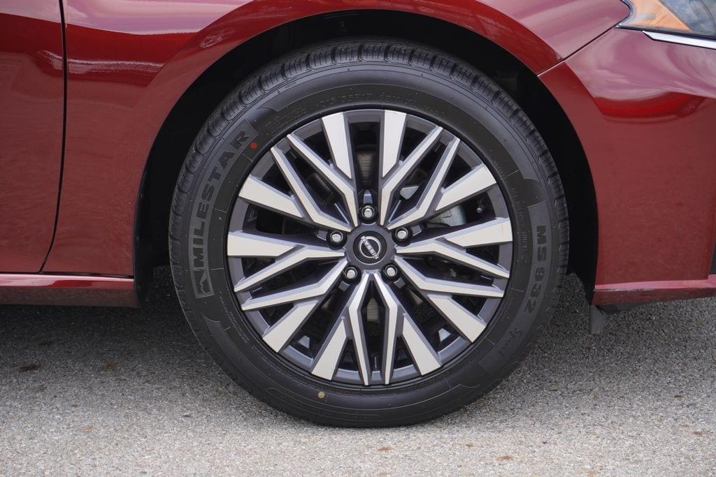 used 2023 Nissan Altima car, priced at $19,882
