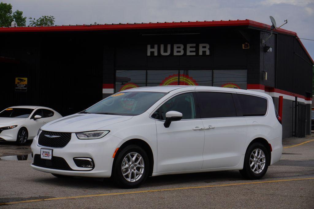 used 2023 Chrysler Pacifica car, priced at $23,746