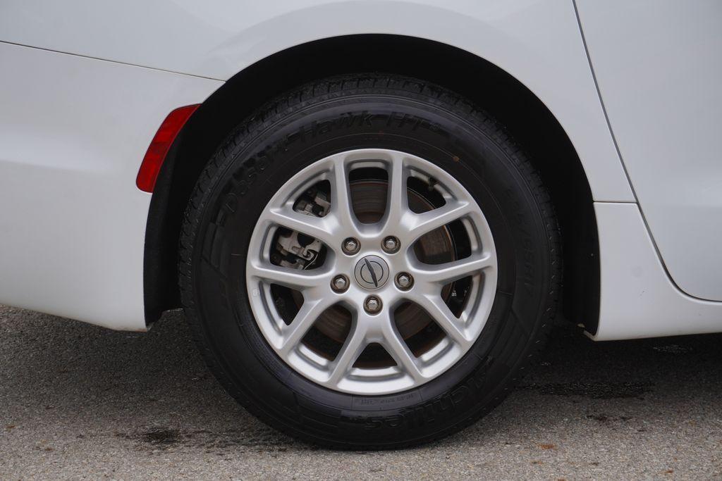 used 2023 Chrysler Pacifica car, priced at $23,746