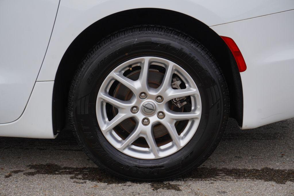 used 2023 Chrysler Pacifica car, priced at $23,746