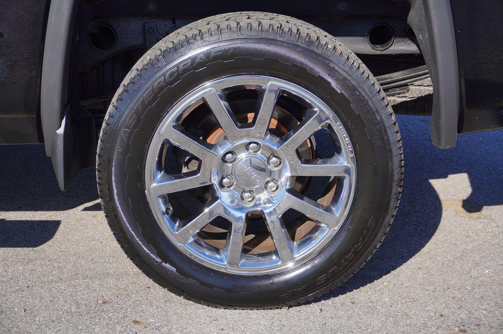 used 2017 GMC Sierra 1500 car, priced at $29,892