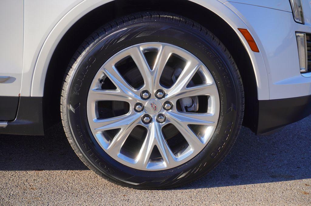 used 2018 Cadillac XT5 car, priced at $19,382