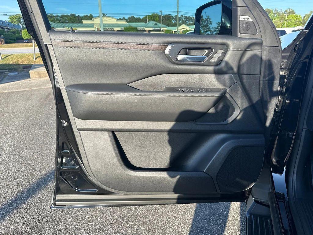 new 2025 Nissan Armada car, priced at $64,848