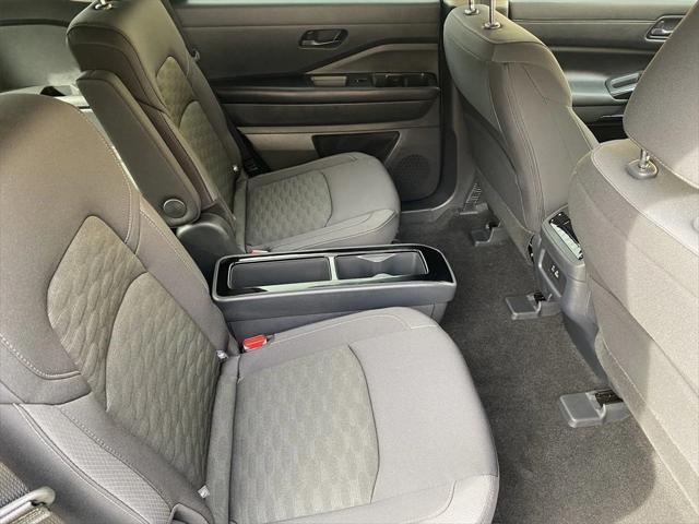 new 2025 Nissan Pathfinder car, priced at $41,586