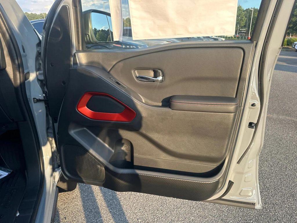 new 2025 Nissan Frontier car, priced at $39,868