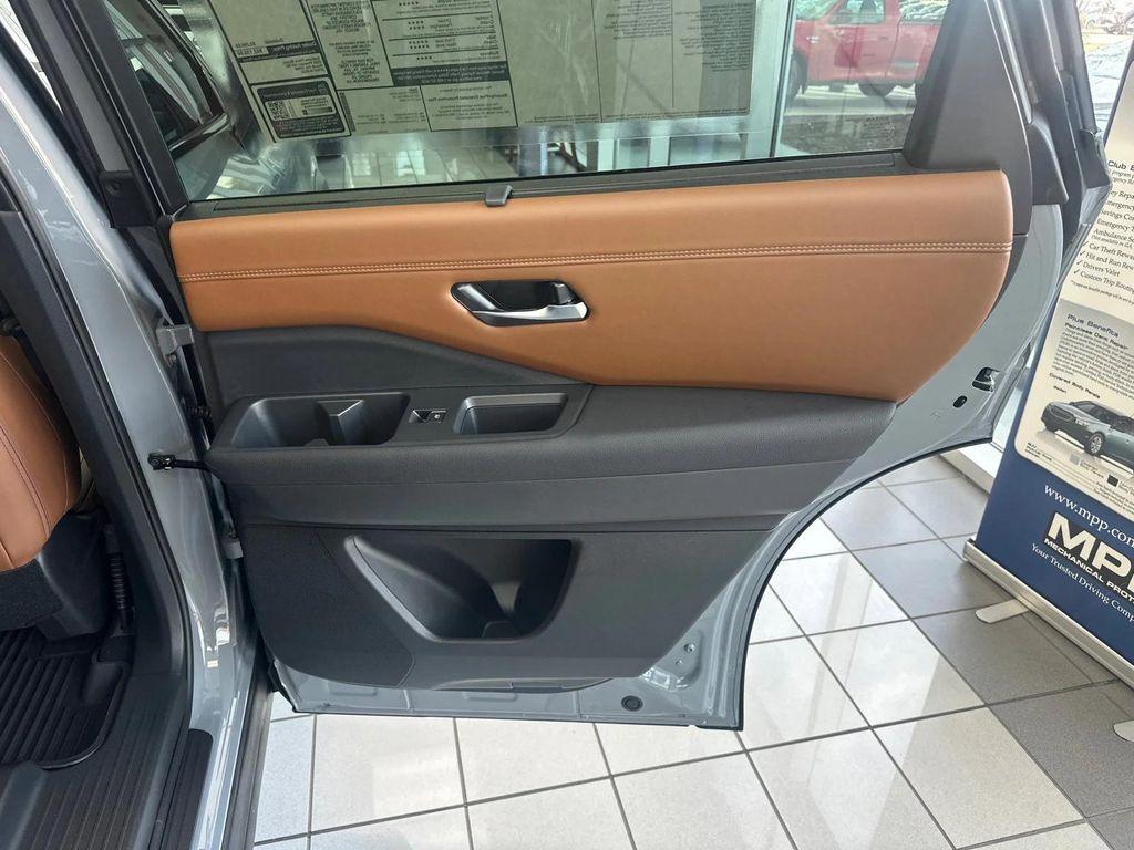 new 2025 Nissan Pathfinder car, priced at $51,355