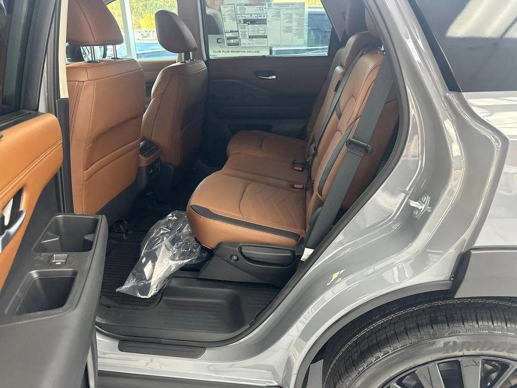 new 2025 Nissan Pathfinder car, priced at $51,355