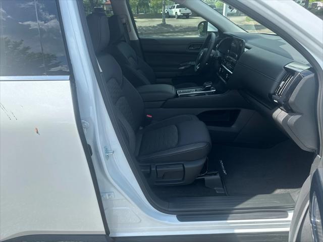new 2025 Nissan Pathfinder car, priced at $41,614