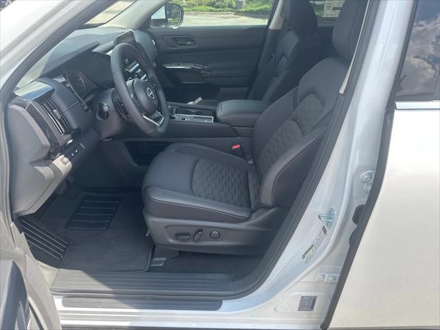 new 2025 Nissan Pathfinder car, priced at $41,614