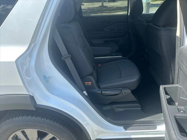 new 2025 Nissan Pathfinder car, priced at $41,614