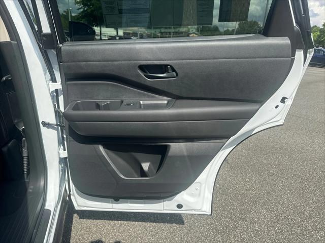 new 2025 Nissan Pathfinder car, priced at $41,614