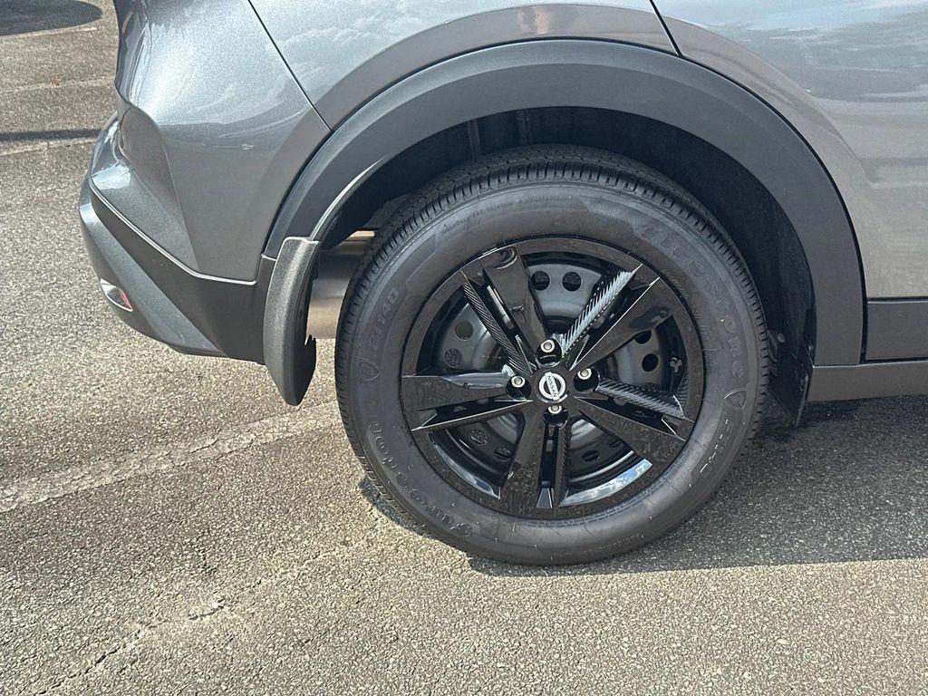 new 2025 Nissan Kicks car, priced at $21,989