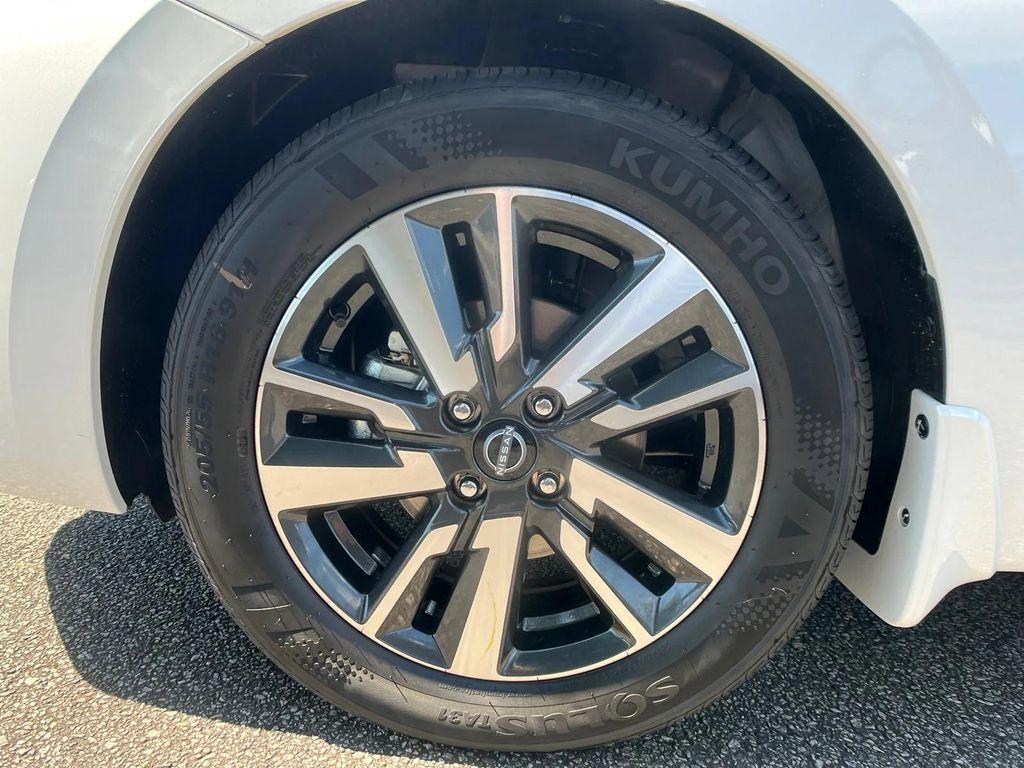 new 2025 Nissan Versa car, priced at $21,212