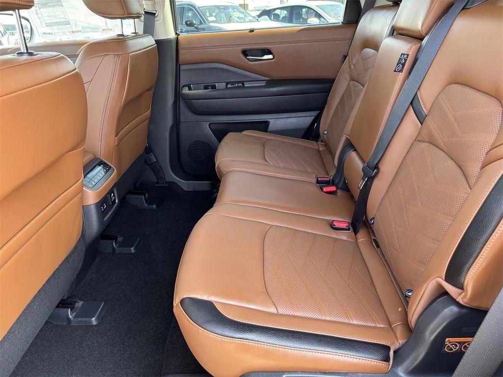 new 2025 Nissan Pathfinder car, priced at $47,438