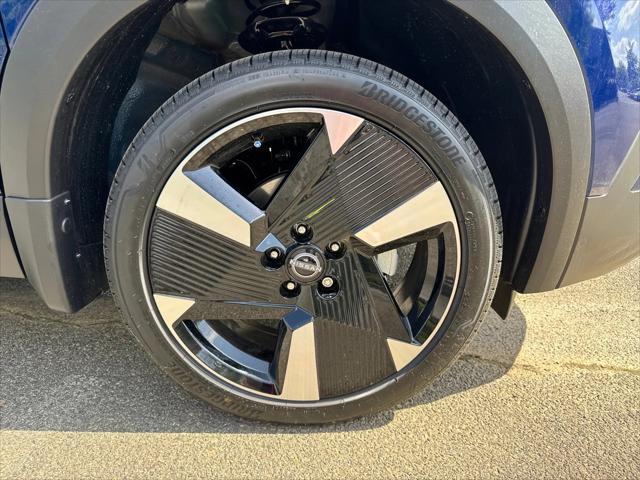 new 2025 Nissan Kicks car, priced at $27,698