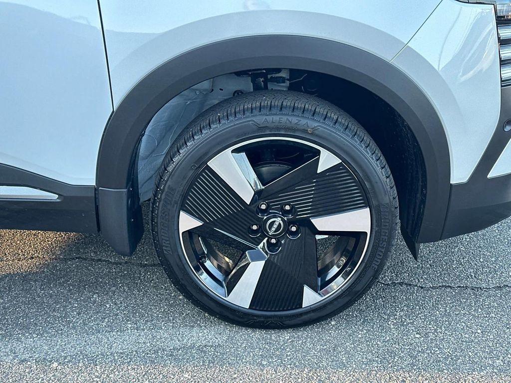 new 2025 Nissan Kicks car, priced at $27,167