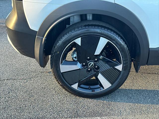 new 2025 Nissan Kicks car, priced at $29,367
