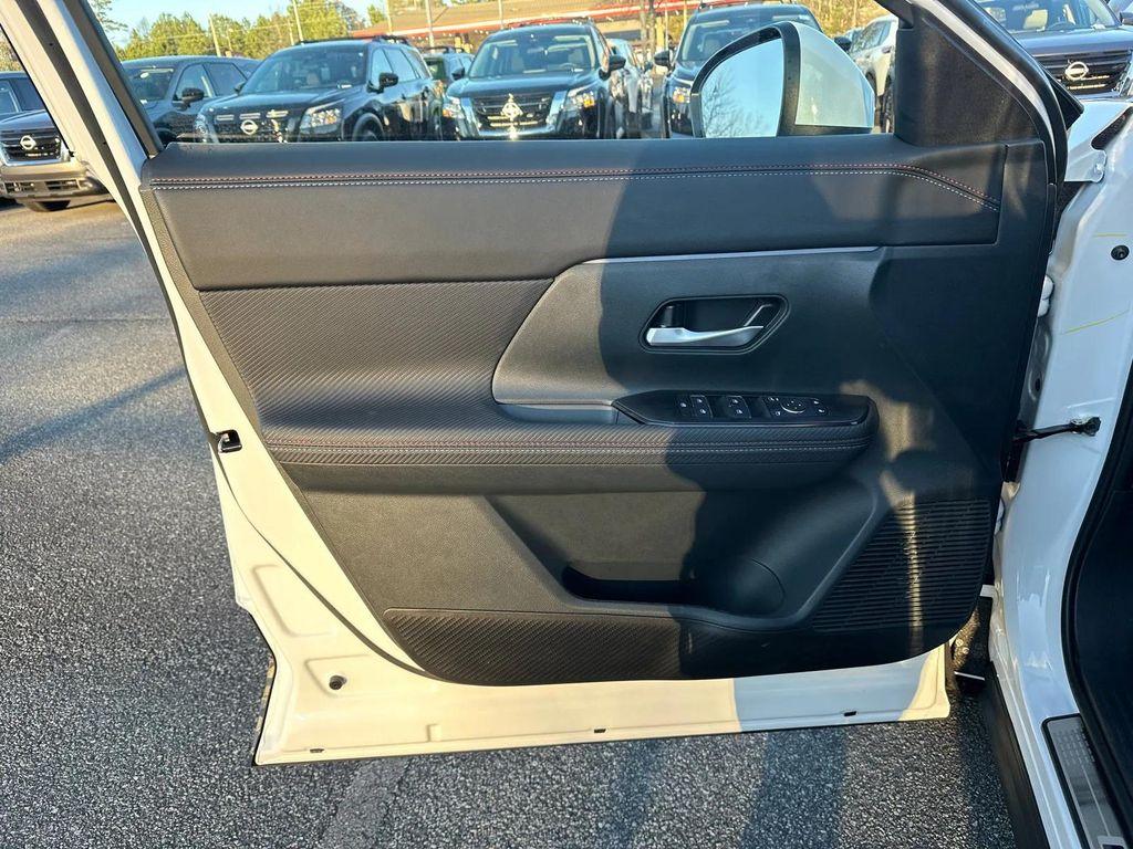 new 2025 Nissan Kicks car, priced at $27,167