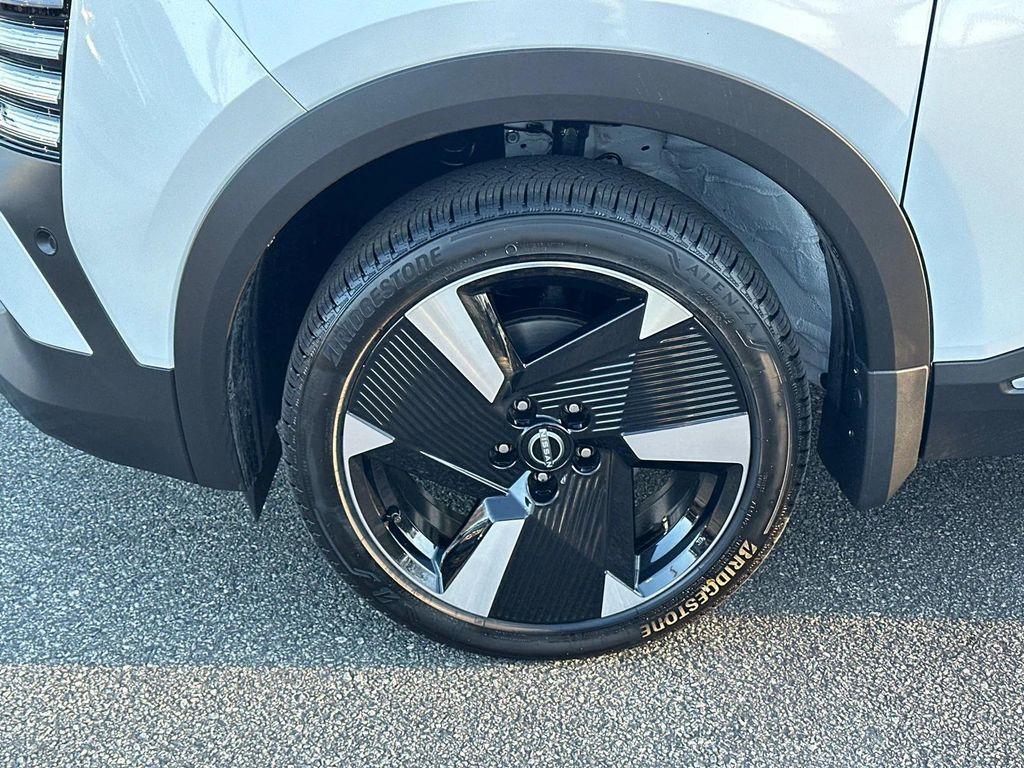 new 2025 Nissan Kicks car, priced at $27,167