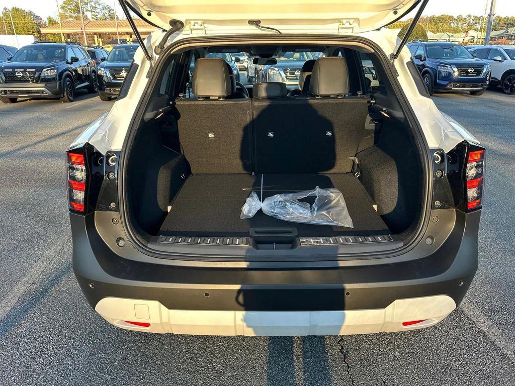 new 2025 Nissan Kicks car, priced at $27,167