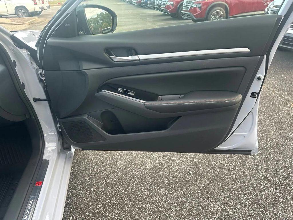 new 2025 Nissan Altima car, priced at $32,918