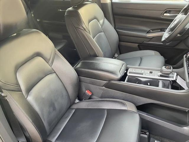 new 2025 Nissan Pathfinder car, priced at $45,425