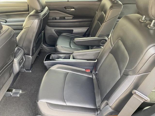 new 2025 Nissan Pathfinder car, priced at $45,425