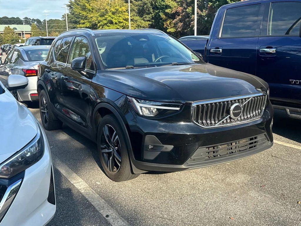 used 2023 Volvo XC40 car, priced at $26,995