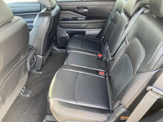 new 2025 Nissan Pathfinder car, priced at $42,027
