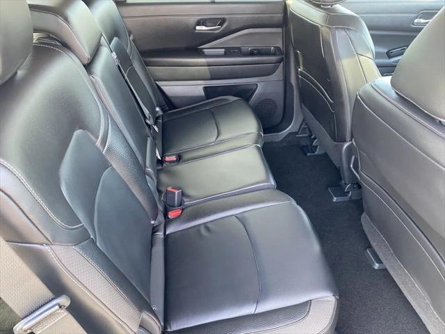 new 2025 Nissan Pathfinder car, priced at $42,027