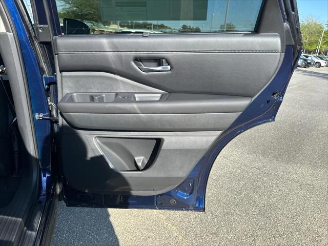 new 2025 Nissan Pathfinder car, priced at $41,027