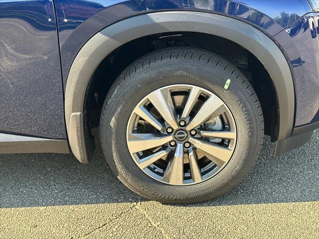 new 2025 Nissan Pathfinder car, priced at $41,027