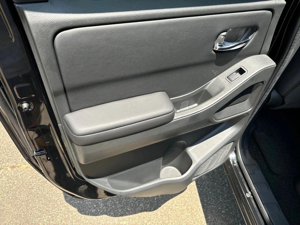 new 2025 Nissan Frontier car, priced at $33,676