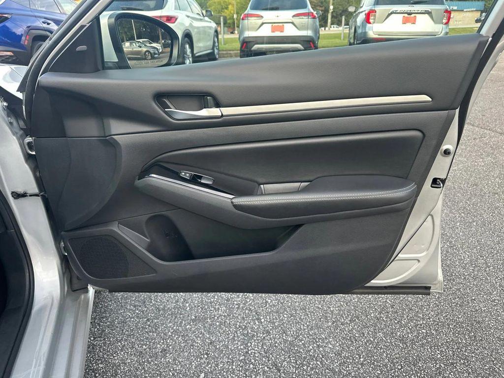 used 2023 Nissan Altima car, priced at $17,999