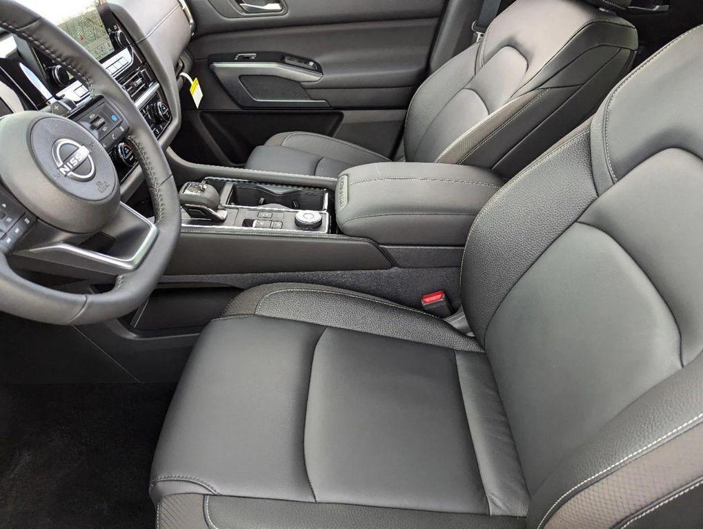 new 2025 Nissan Pathfinder car, priced at $45,287