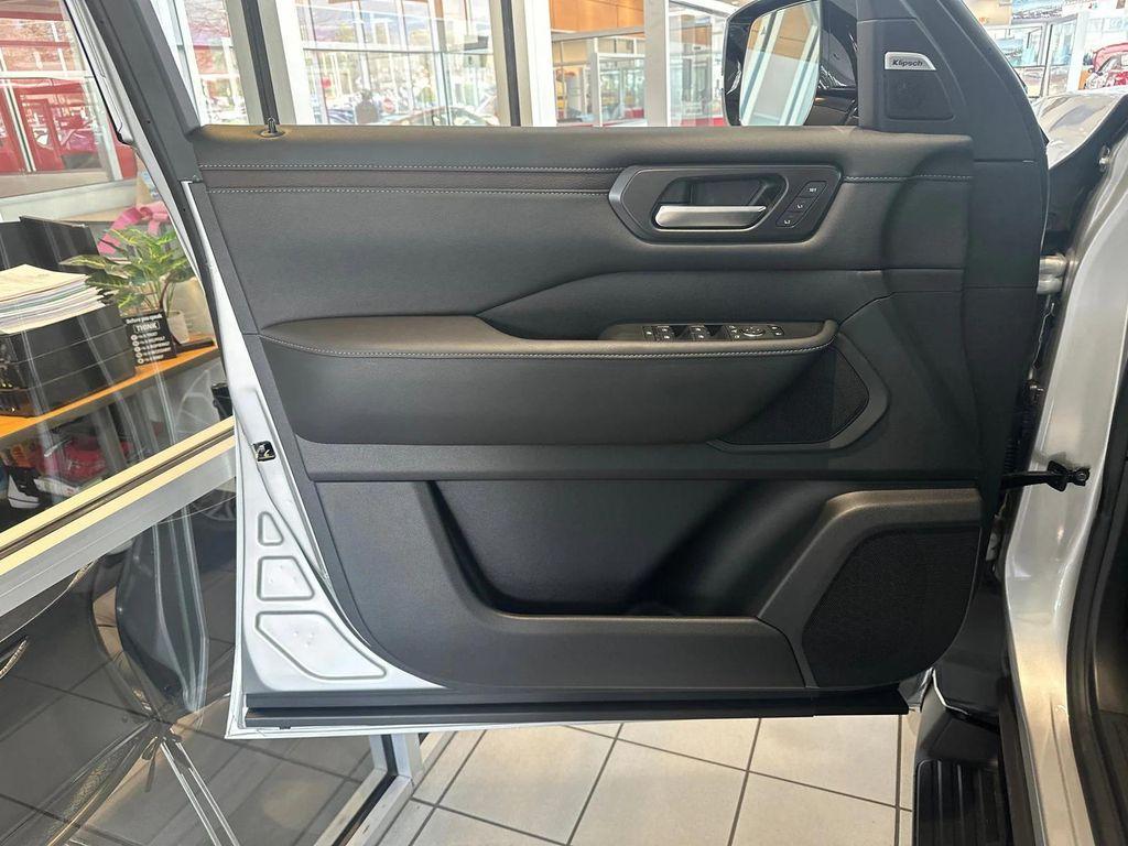 new 2025 Nissan Armada car, priced at $67,144