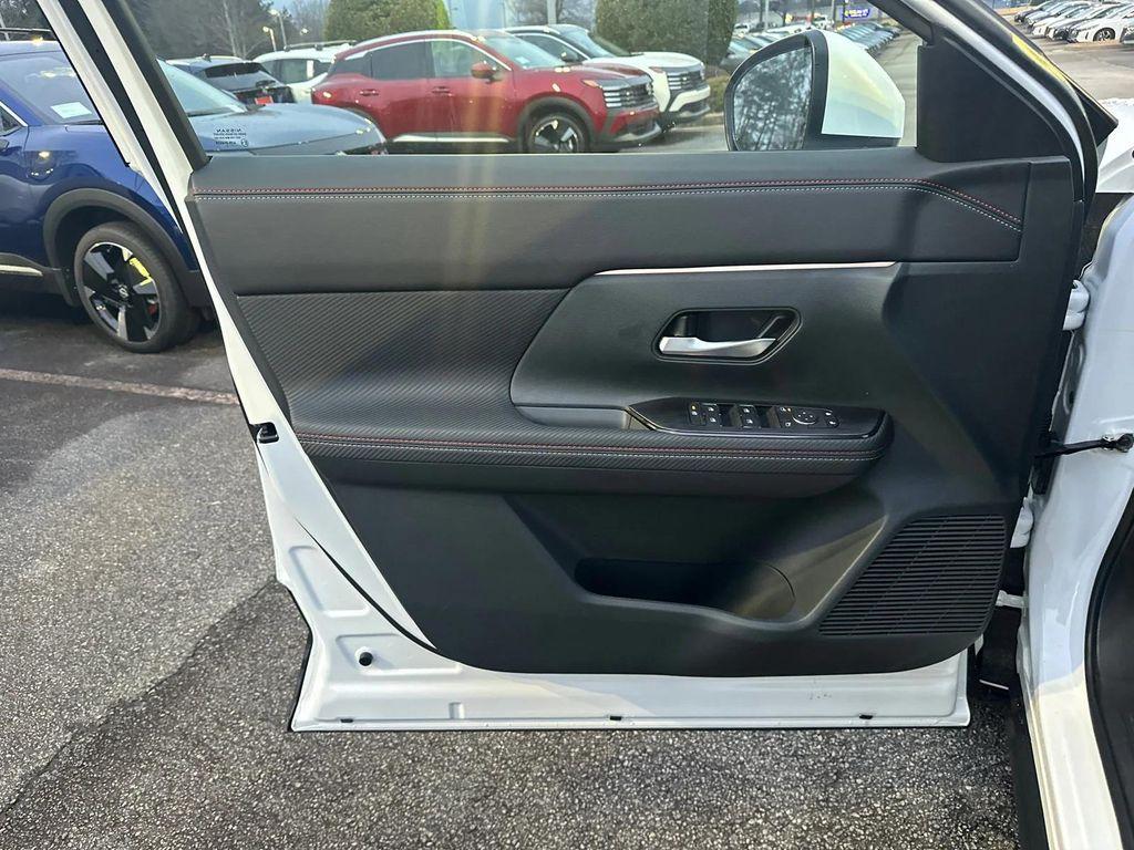 new 2025 Nissan Kicks car, priced at $26,947