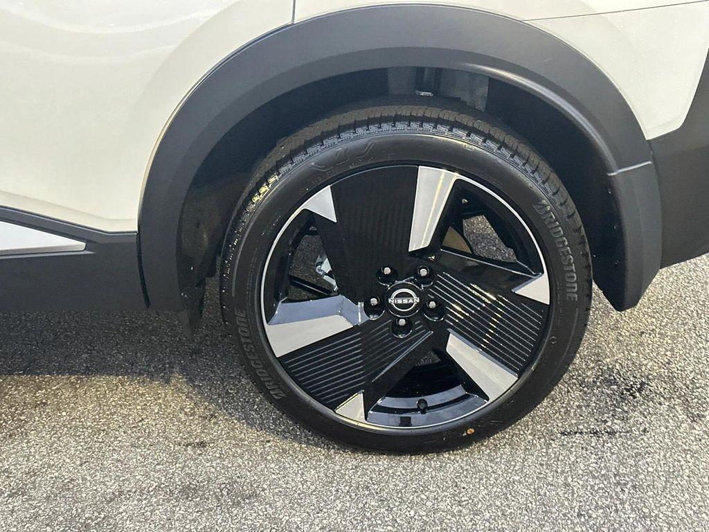 new 2025 Nissan Kicks car, priced at $26,947