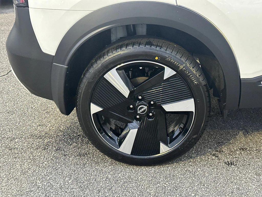 new 2025 Nissan Kicks car, priced at $26,947