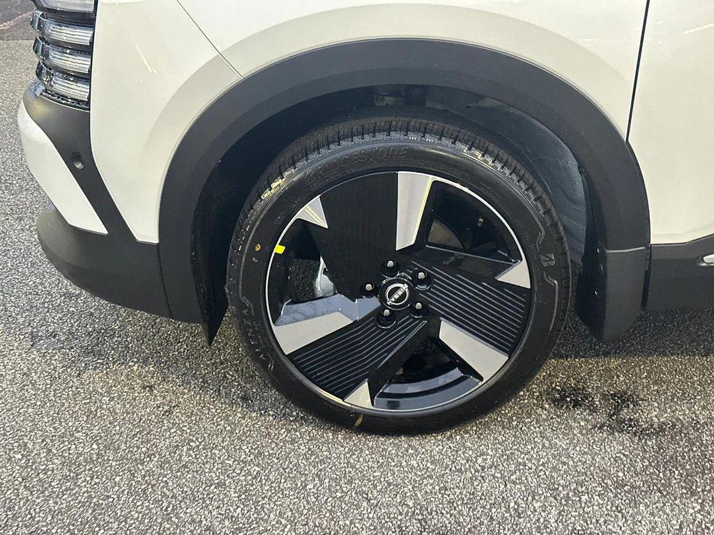 new 2025 Nissan Kicks car, priced at $26,947