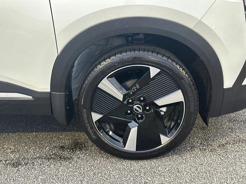 new 2025 Nissan Kicks car, priced at $26,947