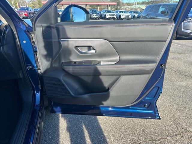 new 2025 Nissan Kicks car, priced at $26,612
