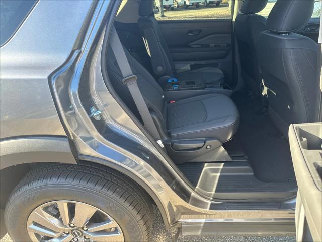 new 2025 Nissan Pathfinder car, priced at $41,735