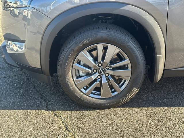 new 2025 Nissan Pathfinder car, priced at $41,735