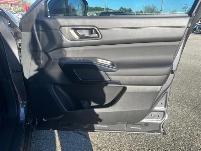 new 2025 Nissan Pathfinder car, priced at $41,735