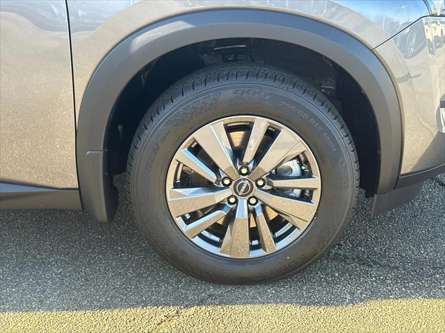 new 2025 Nissan Pathfinder car, priced at $41,735