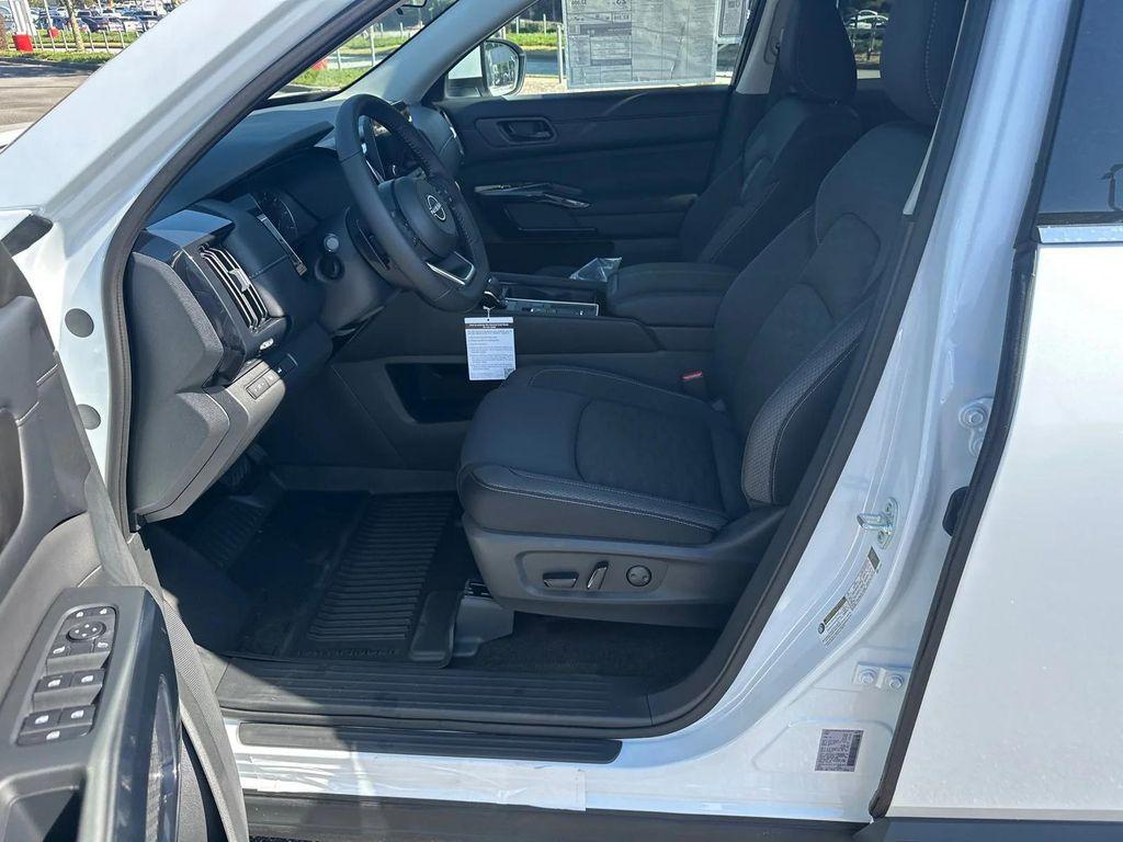 new 2025 Nissan Pathfinder car, priced at $33,675